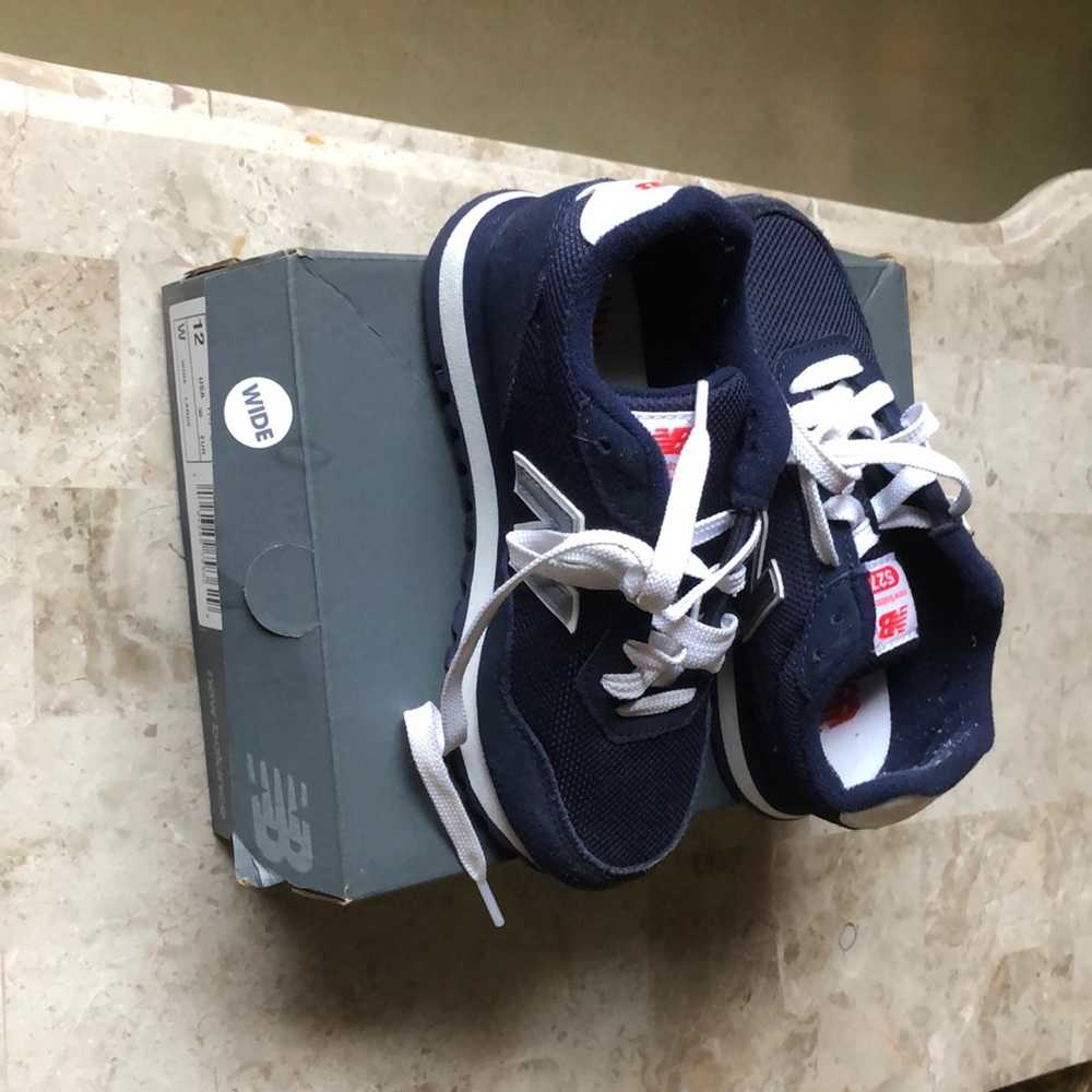 Size 12 wide New Balance 527 in Navy